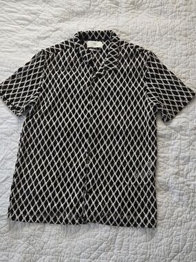 Casual Black & White Geometric Short-Sleeve Button-Down Shirt